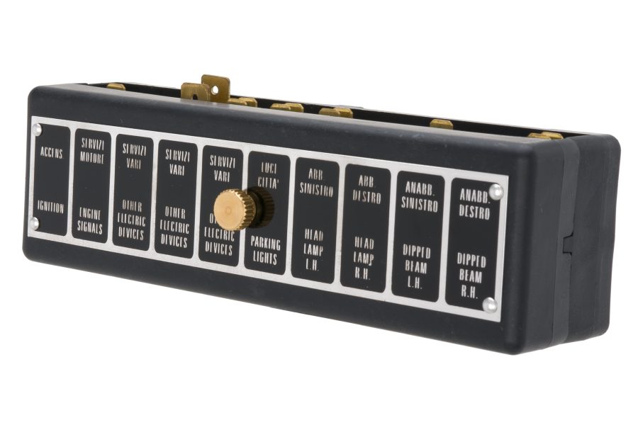 Fuse Box • 10 Fuses