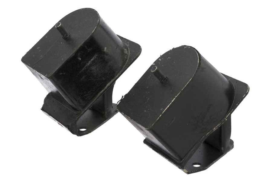 Engine Mounts • 750 & 101